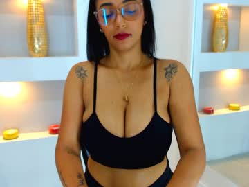 ميلف شقراء بزازها كبيرة تتناك من مراهق