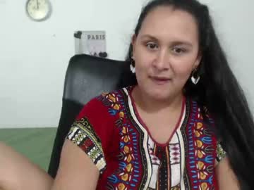 نرويجية تتناك نيك خلفي سريع وقوي