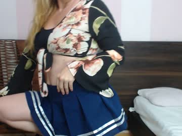 ينيك امه في السر واخته تلاحظ