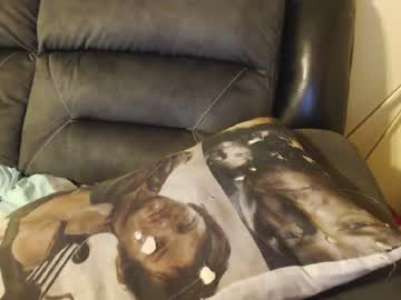 اتنين ميلفات المانيات يتناكون من عامل البيتزا الزنجي