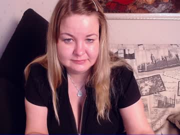 الزوجة الشرموطة تتناك من الزنجي وزوجها الديوث يصورهم