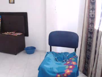 مغربية طيزها رهيبة تلعب في كسها وطيزها