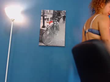 الزوجة تتناك من المدرب الأسود والزوج يشاهد سكس ديوث مترجم