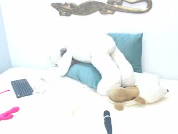 فيلم سكس كلاسيكي قديم طويل بعنوان ألعاب الاخ المهووس