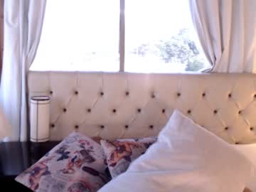 المحجبة الفرنسية تتناك من مديرها في العمل