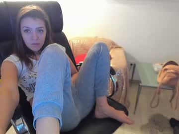 شائعات ان اخته شرموطة فيبتزها وينيكها