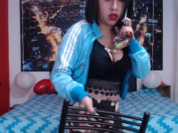 الاخ لا يستطيع نسيان علاقته الجنسية مع اخته المطلقة رغم مرور السنين