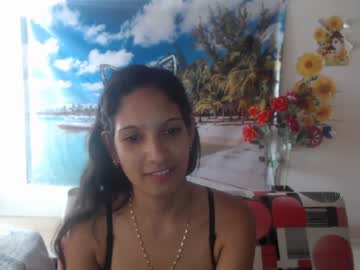 الأبن يكتشف ان امه تتناك من الجيران فيغتصبها وينيكها بعنف