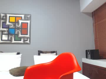 الزوجة الشقراء والزوج الديوث العجوز سكس ديوث مترجم